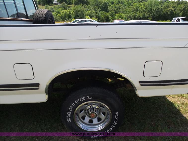 image for item K1197 1987 Ford F150 pickup truck