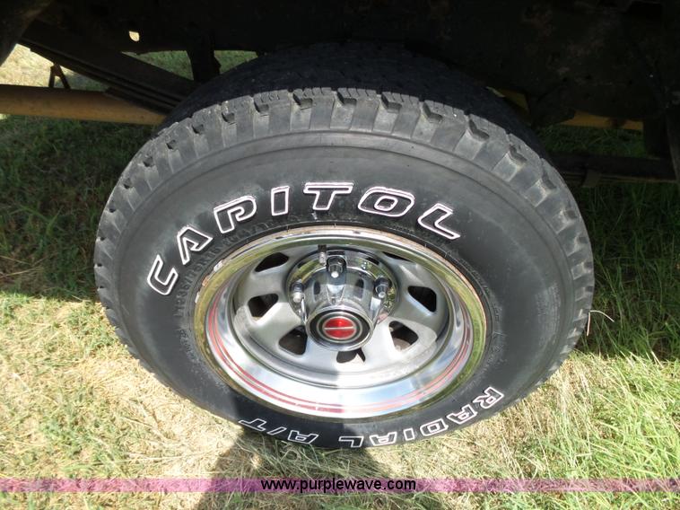 image for item K1197 1987 Ford F150 pickup truck