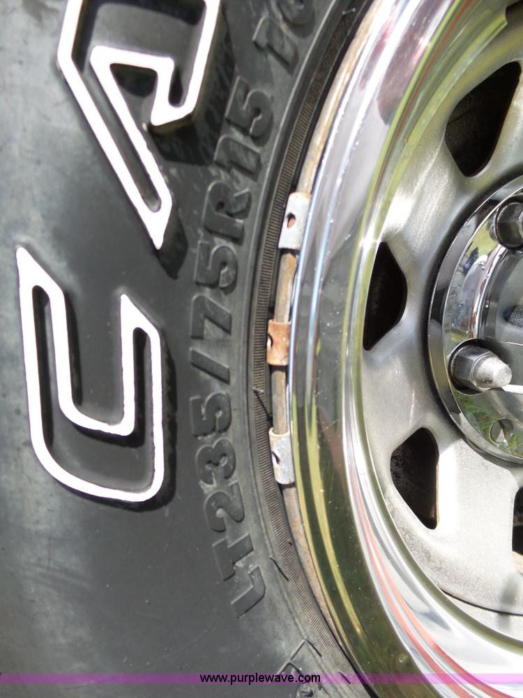 image for item K1197 1987 Ford F150 pickup truck