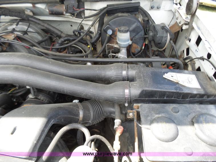 image for item K1197 1987 Ford F150 pickup truck