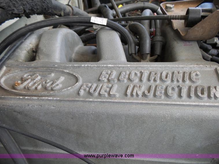 image for item K1197 1987 Ford F150 pickup truck