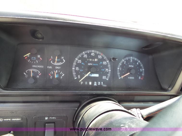 image for item K1197 1987 Ford F150 pickup truck