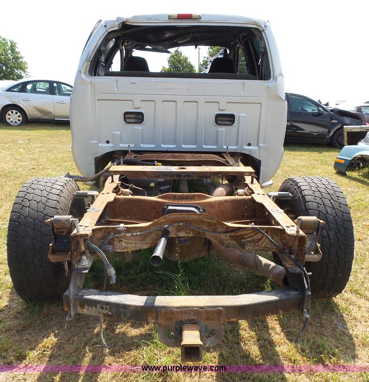 image for item K1203 2003 Ford F250 Super Duty Crew Cab pickup truck cab and chassis
