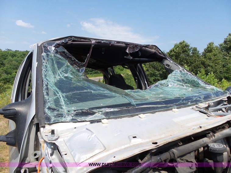 image for item K1203 2003 Ford F250 Super Duty Crew Cab pickup truck cab and chassis