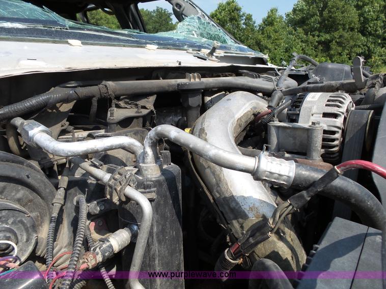 image for item K1203 2003 Ford F250 Super Duty Crew Cab pickup truck cab and chassis