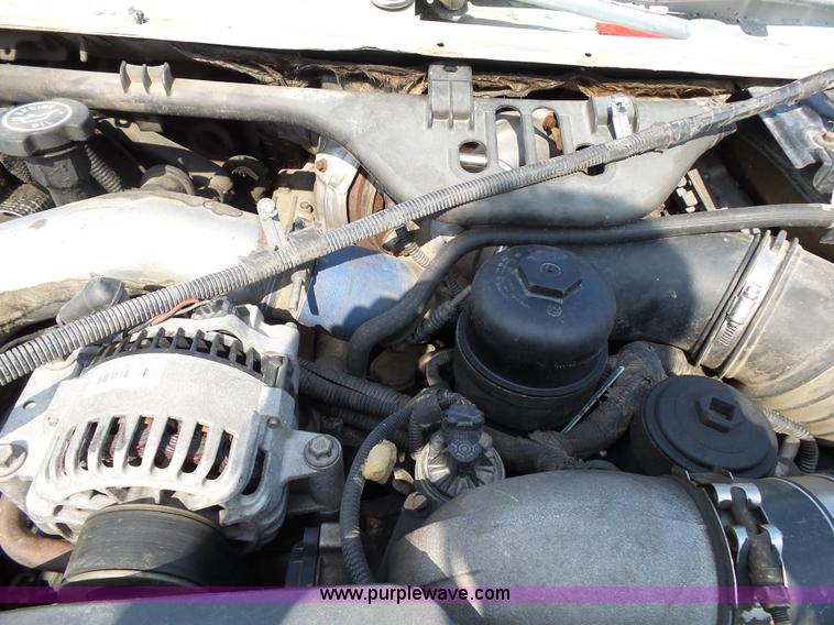 image for item K1203 2003 Ford F250 Super Duty Crew Cab pickup truck cab and chassis