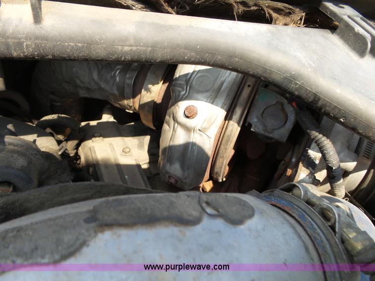 image for item K1203 2003 Ford F250 Super Duty Crew Cab pickup truck cab and chassis