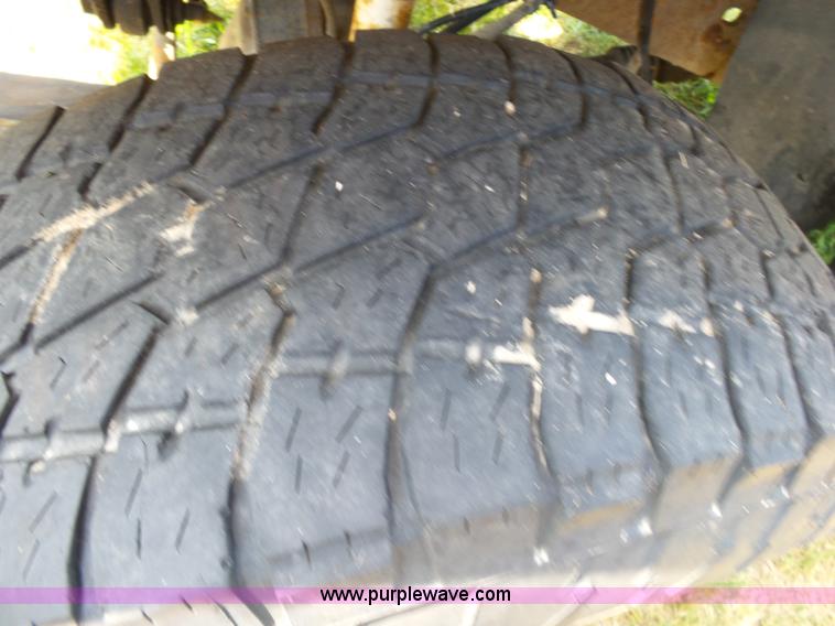 image for item K1203 2003 Ford F250 Super Duty Crew Cab pickup truck cab and chassis