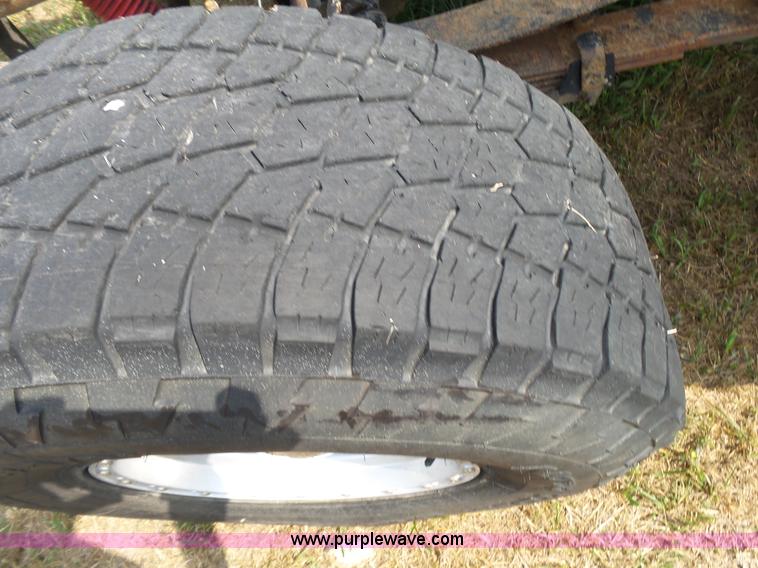 image for item K1203 2003 Ford F250 Super Duty Crew Cab pickup truck cab and chassis