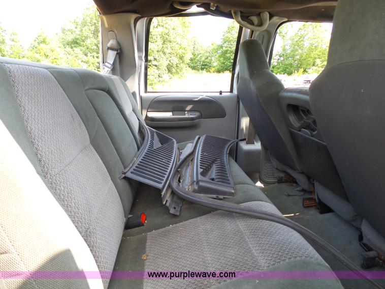 image for item K1203 2003 Ford F250 Super Duty Crew Cab pickup truck cab and chassis