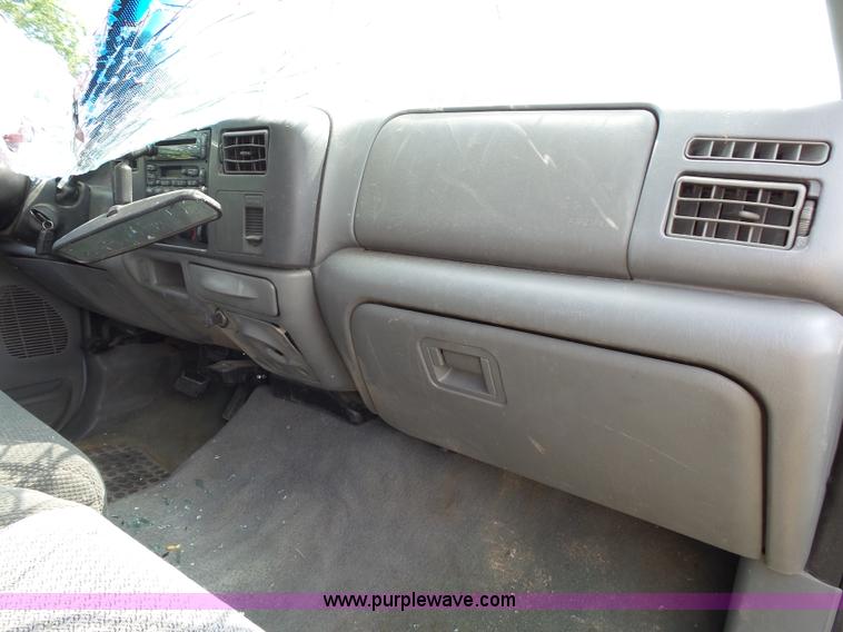 image for item K1203 2003 Ford F250 Super Duty Crew Cab pickup truck cab and chassis