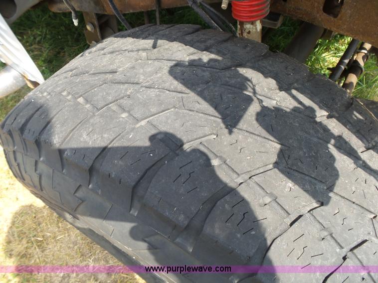 image for item K1203 2003 Ford F250 Super Duty Crew Cab pickup truck cab and chassis