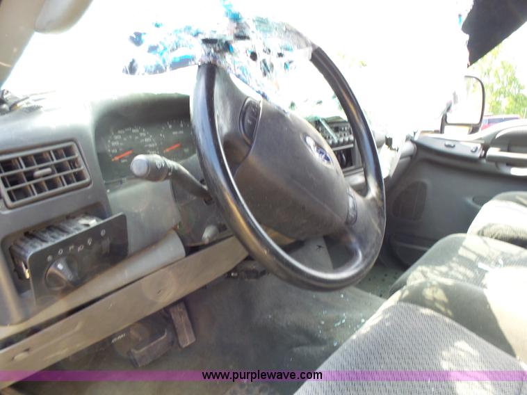 image for item K1203 2003 Ford F250 Super Duty Crew Cab pickup truck cab and chassis