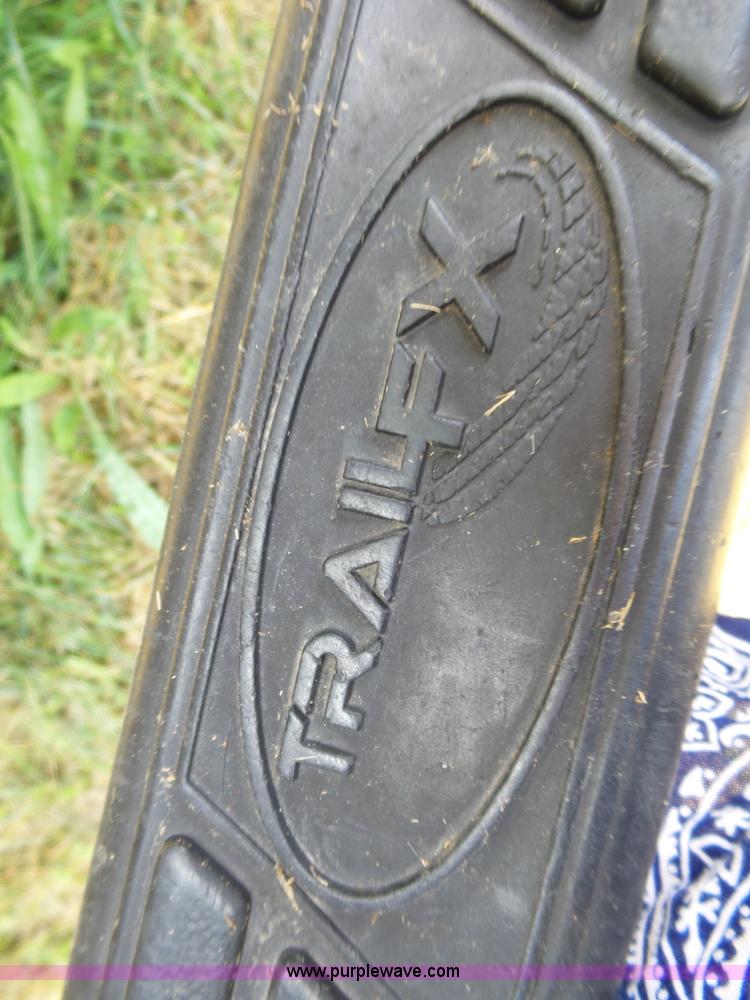 image for item K1203 2003 Ford F250 Super Duty Crew Cab pickup truck cab and chassis