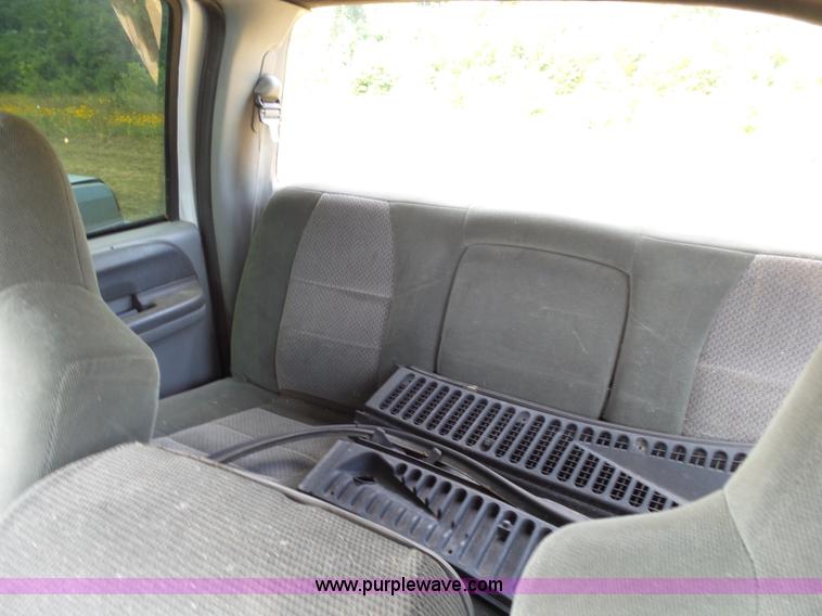 image for item K1203 2003 Ford F250 Super Duty Crew Cab pickup truck cab and chassis