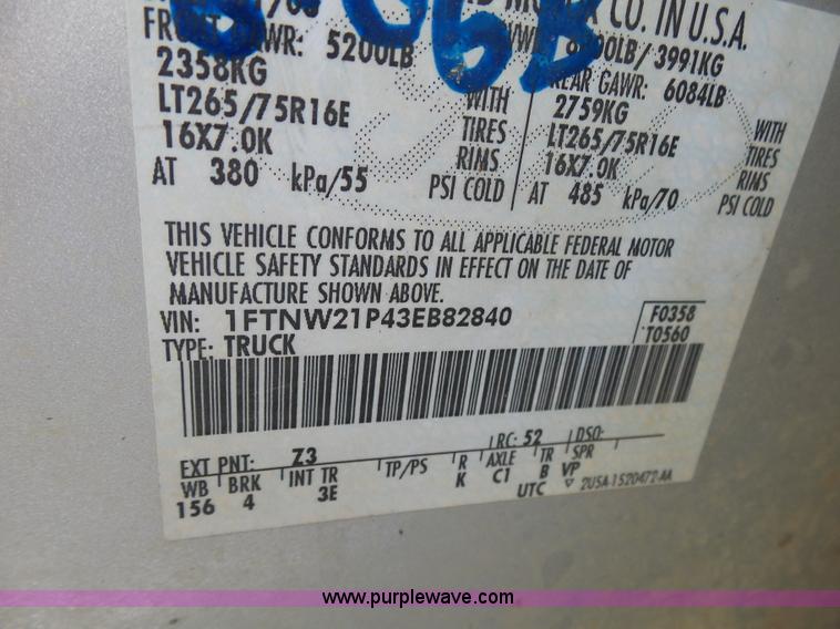 image for item K1203 2003 Ford F250 Super Duty Crew Cab pickup truck cab and chassis