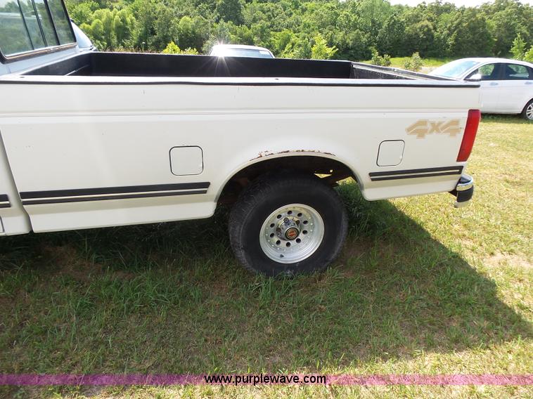 image for item K1223 1991 Ford F150 XLT Lariat pickup truck