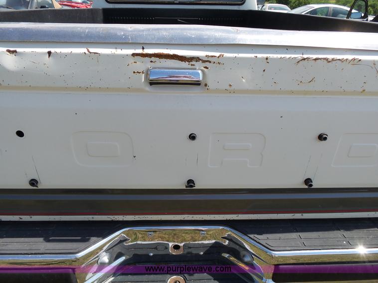 image for item K1223 1991 Ford F150 XLT Lariat pickup truck