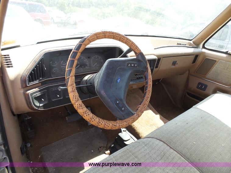 image for item K1223 1991 Ford F150 XLT Lariat pickup truck