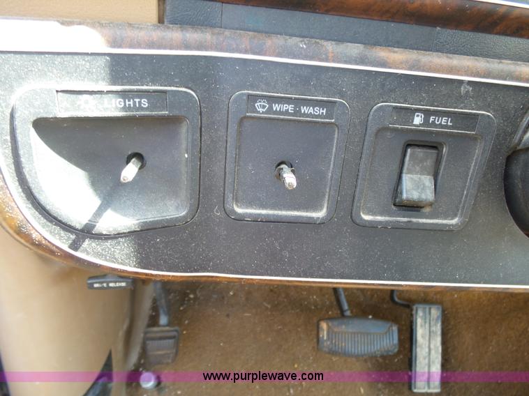 image for item K1223 1991 Ford F150 XLT Lariat pickup truck