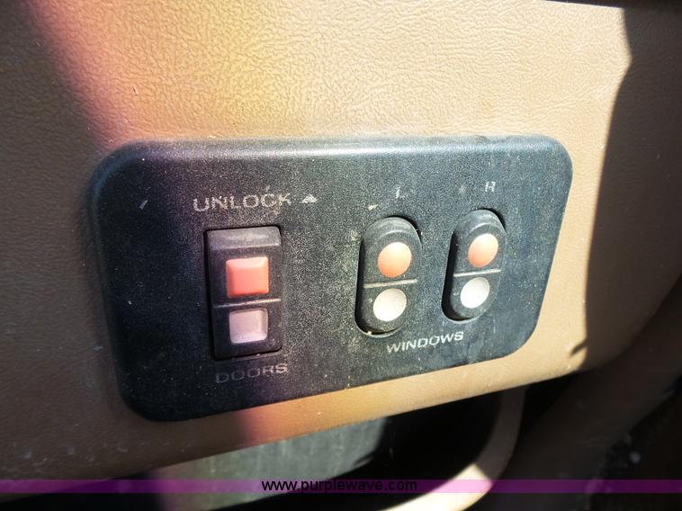 image for item K1223 1991 Ford F150 XLT Lariat pickup truck