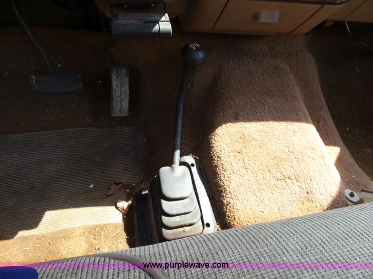 image for item K1223 1991 Ford F150 XLT Lariat pickup truck