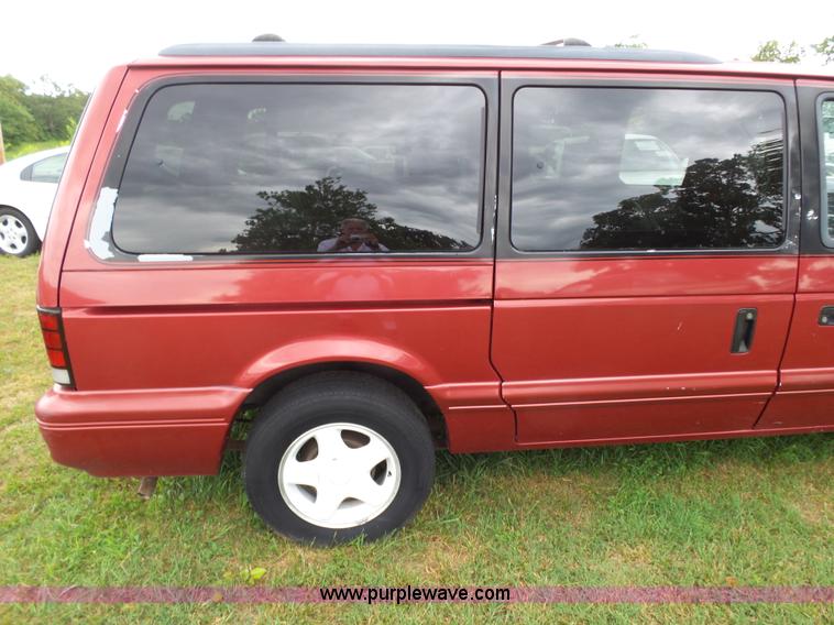 image for item K1227 1995 Dodge Grand Caravan