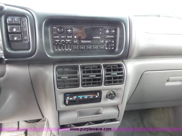 image for item K1227 1995 Dodge Grand Caravan