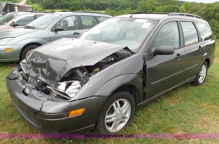 image for item K1237 2002 Ford Focus Wagon