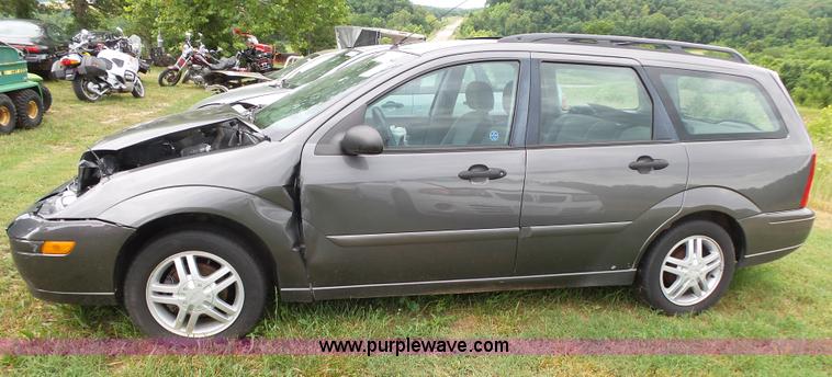 image for item K1237 2002 Ford Focus Wagon