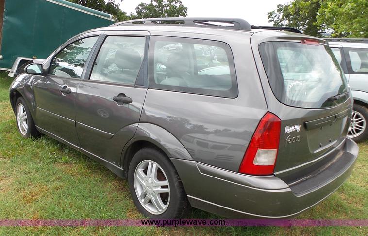 image for item K1237 2002 Ford Focus Wagon