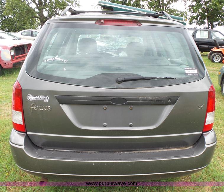 image for item K1237 2002 Ford Focus Wagon