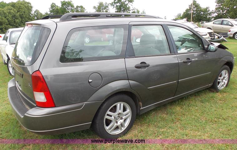image for item K1237 2002 Ford Focus Wagon