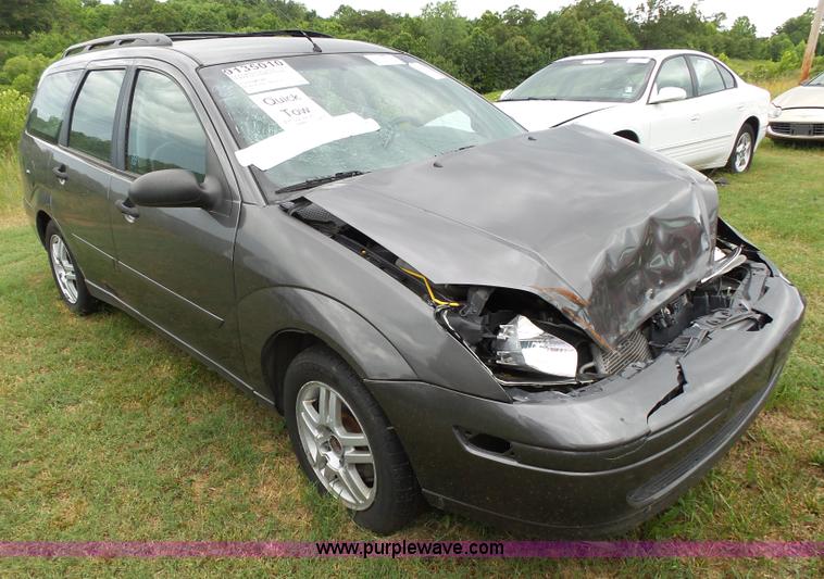 image for item K1237 2002 Ford Focus Wagon