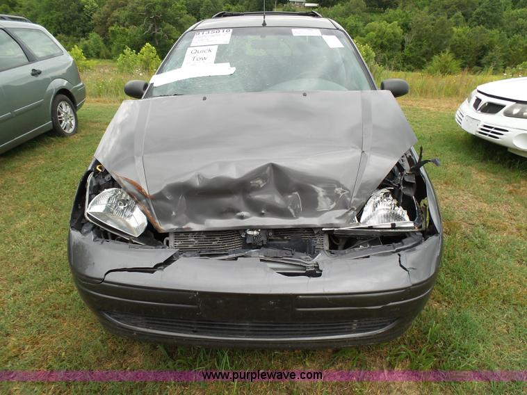image for item K1237 2002 Ford Focus Wagon