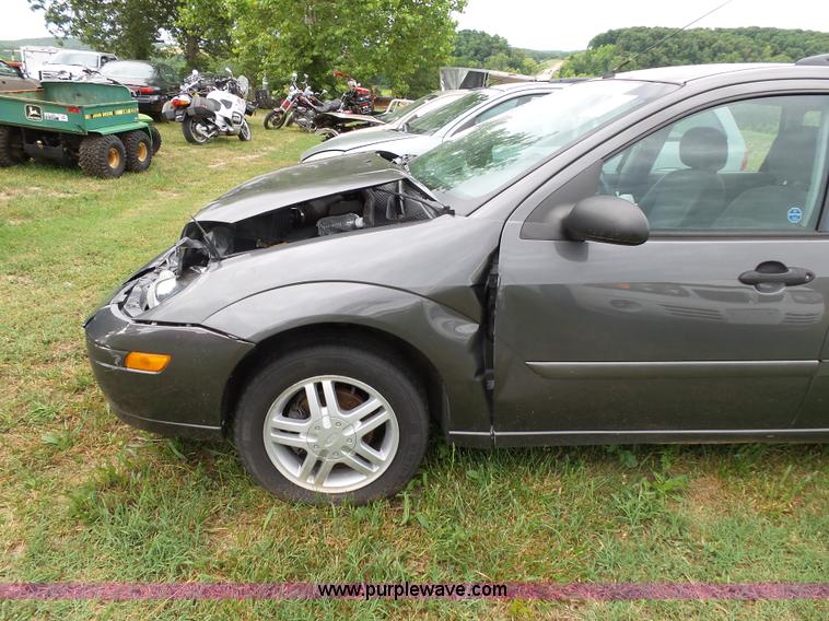 image for item K1237 2002 Ford Focus Wagon
