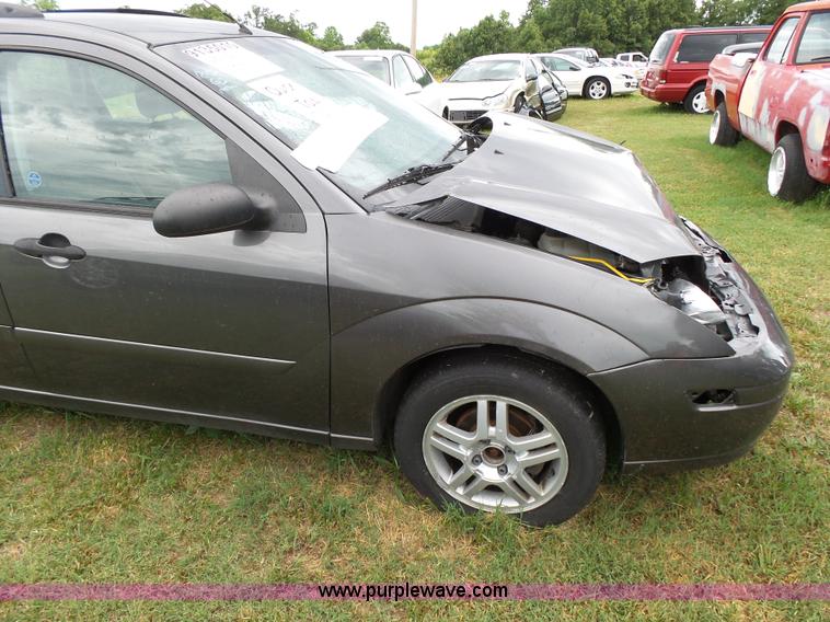 image for item K1237 2002 Ford Focus Wagon