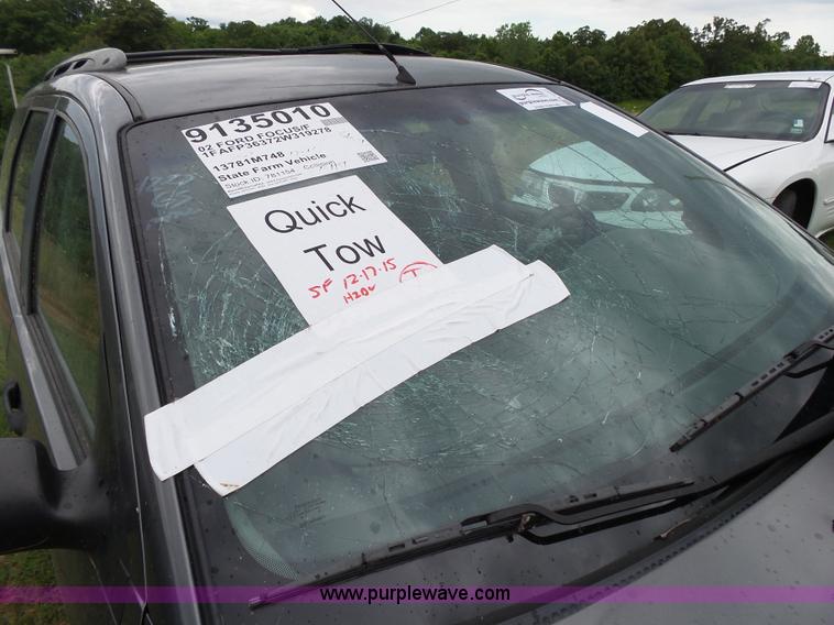 image for item K1237 2002 Ford Focus Wagon