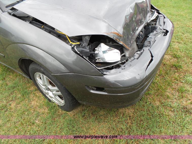 image for item K1237 2002 Ford Focus Wagon