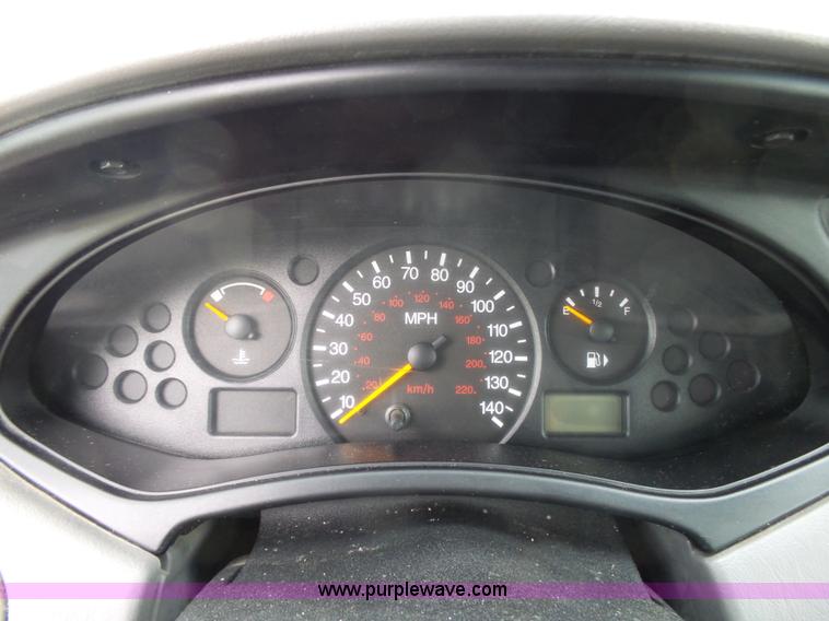 image for item K1237 2002 Ford Focus Wagon