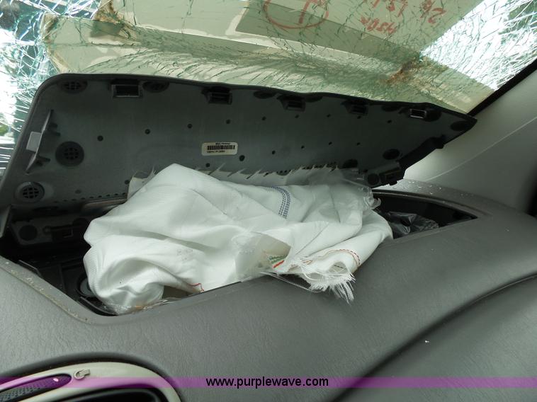 image for item K1237 2002 Ford Focus Wagon