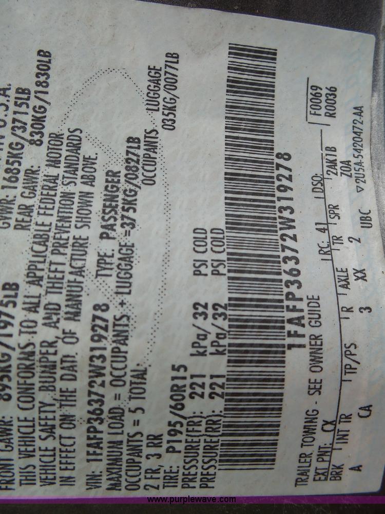 image for item K1237 2002 Ford Focus Wagon