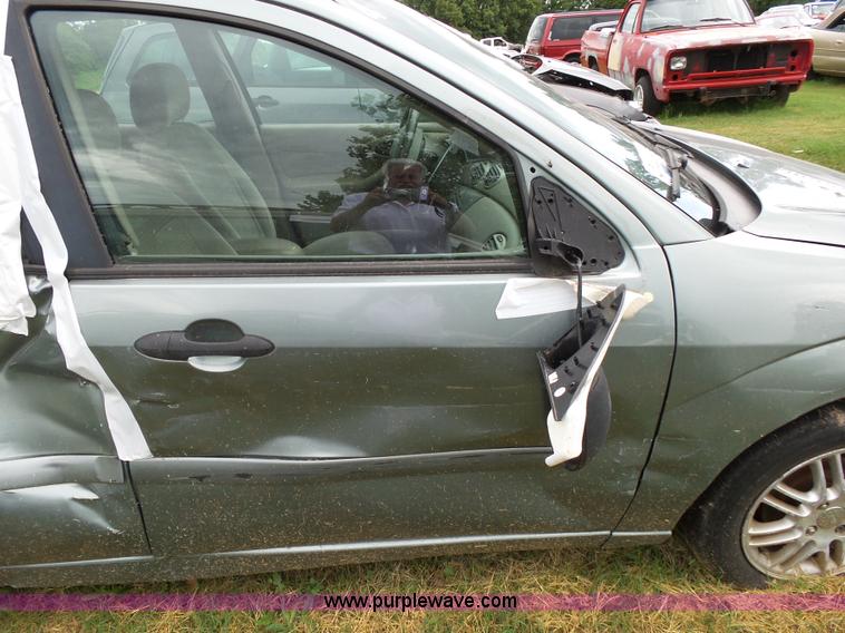 image for item K1238 2003 Ford Focus Wagon