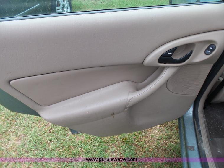 image for item K1238 2003 Ford Focus Wagon
