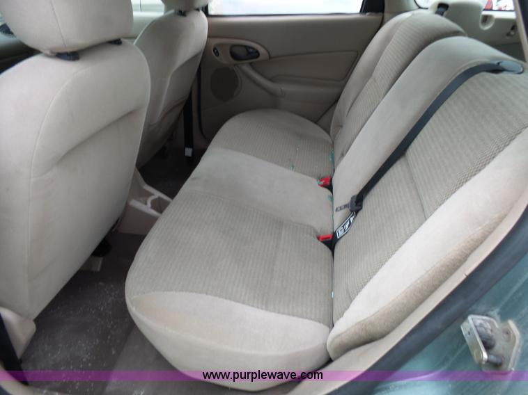 image for item K1238 2003 Ford Focus Wagon