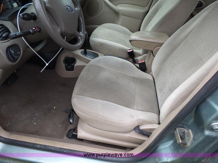 image for item K1238 2003 Ford Focus Wagon