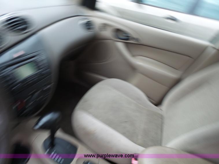 image for item K1238 2003 Ford Focus Wagon