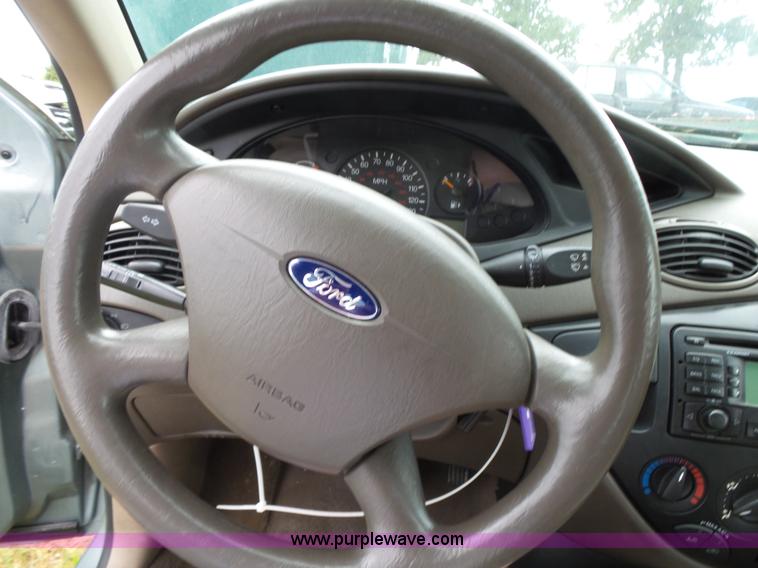 image for item K1238 2003 Ford Focus Wagon