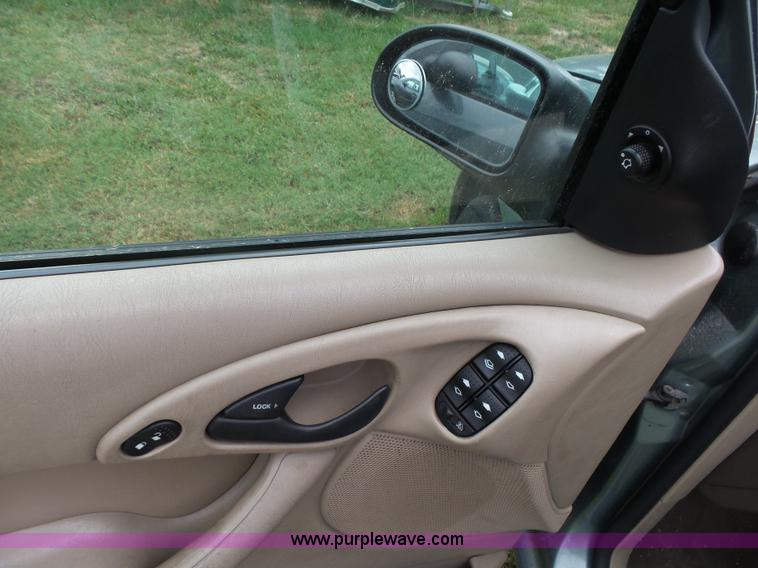 image for item K1238 2003 Ford Focus Wagon