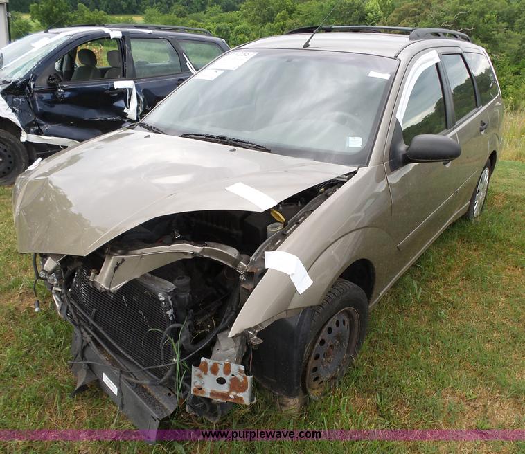 image for item K1239 2004 Ford Focus Wagon